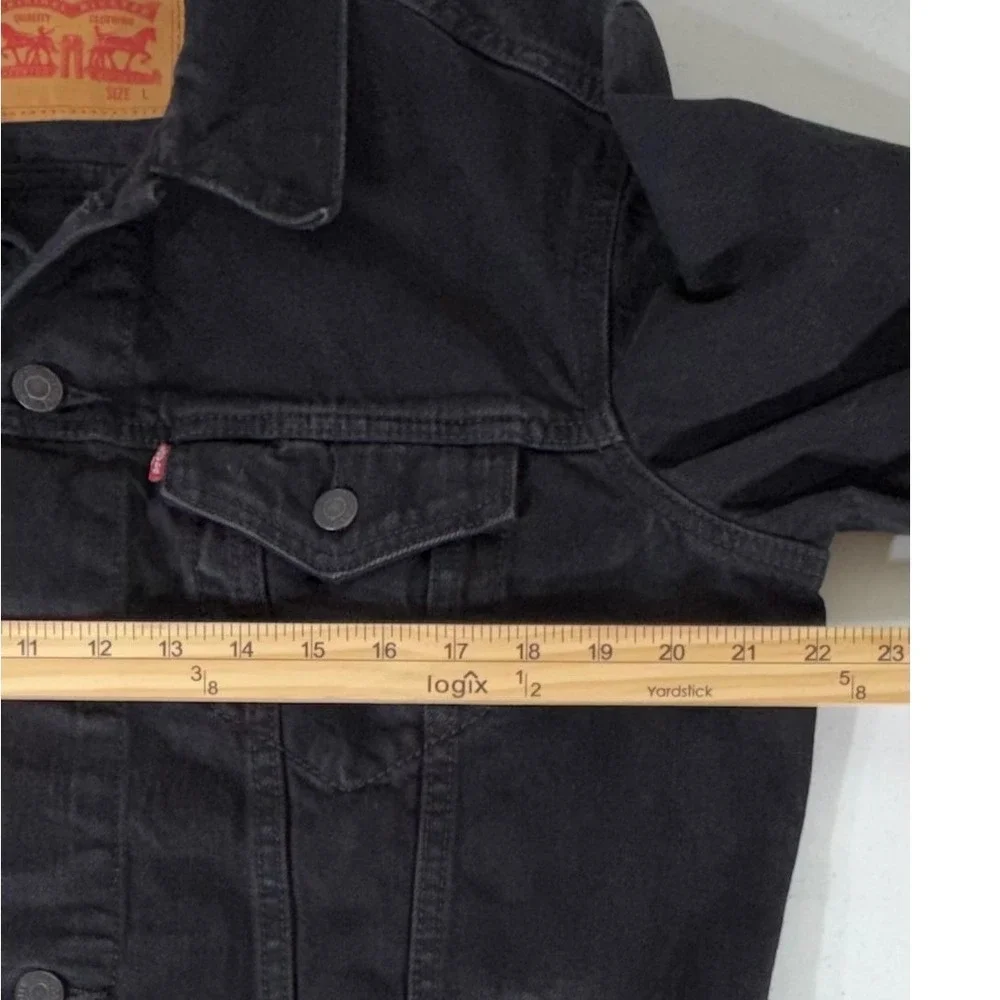 Levis levis trucker